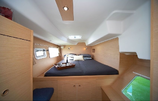 Caramarans charter Ibiza Lagoon 380 S2