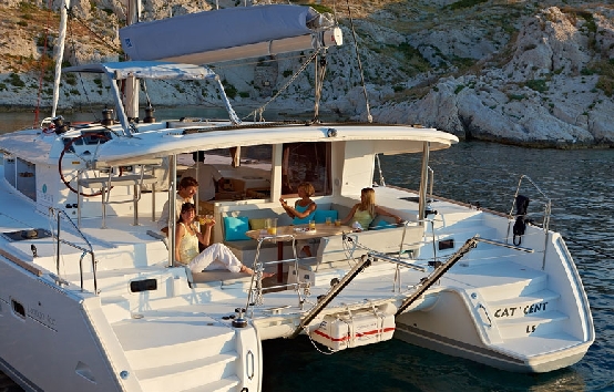 Caramarans charter Ibiza Lagoon 440