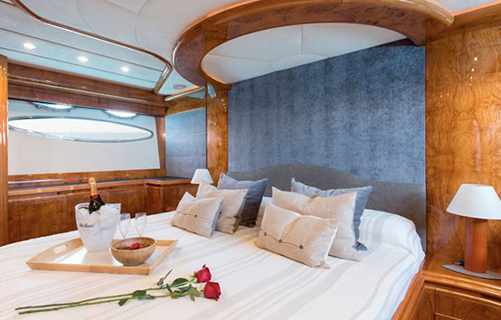 ibiza yacht charter astondoa 72 glx