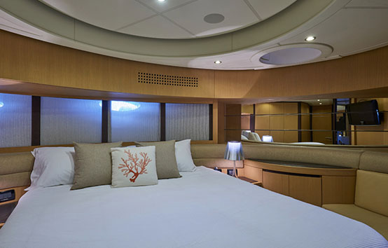 ibiza yacht charter pershing 90 room