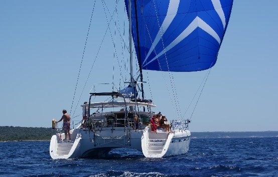 Alquiler de catamarán en Ibiza y Formentera Alliura Privilege 44
