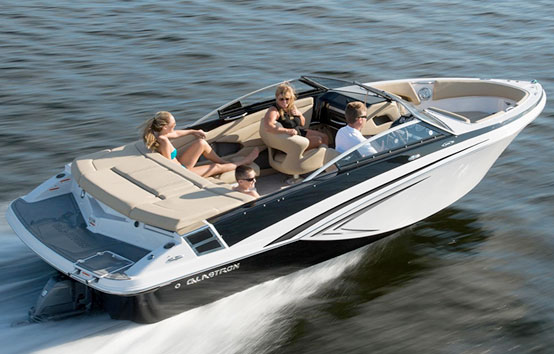 Motorboat charter on Ibiza: GLASTRON 225 GT