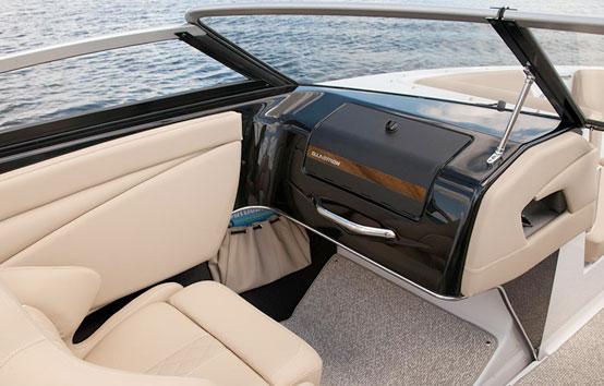 Motorboat charter on Ibiza: GLASTRON 225 GT