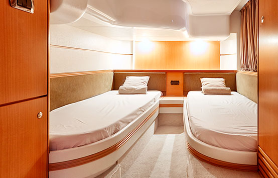 Alquiler de yate en Ibiza Baia Aqua 54