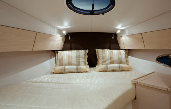 Ibiza Yacht Charter Galeon 290 Fly main room