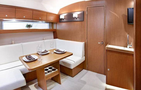 Ibiza Motor Boat Charter Bavaria 39 ht interior