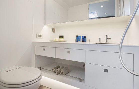 ibiza yacht charter vanquish VQ43