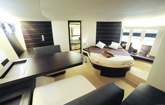 Ibiza yacht charter Azimut 68 Sport