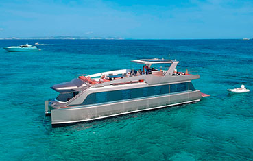 Luxury catamaran charter on Iibza