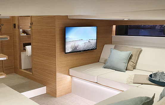 De Antonio d42, Ibiza motor boat charter