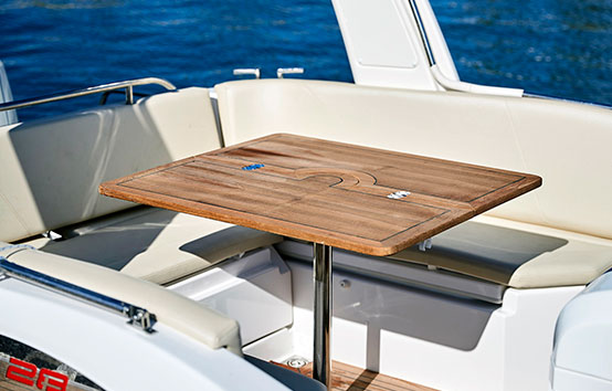 ibiza charter zodiac Joker Clubman 28 table
