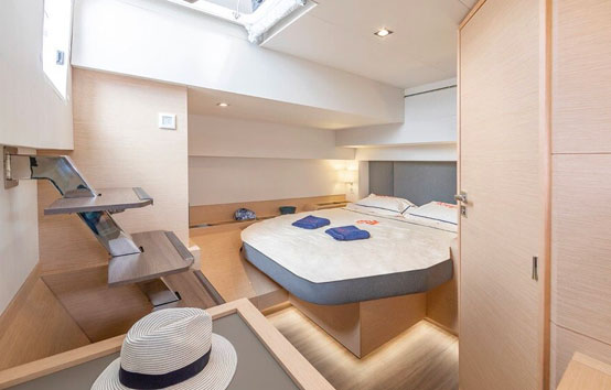 Catamaran ibiza charter Fountaine pajot alegría 67