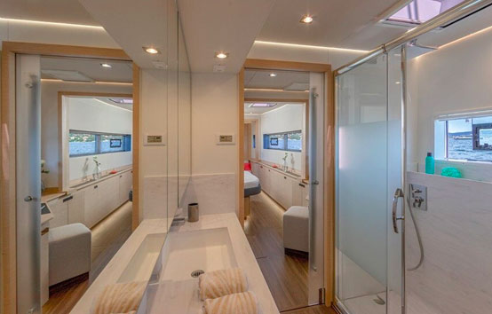 Catamaran ibiza charter Fountaine pajot alegría 67