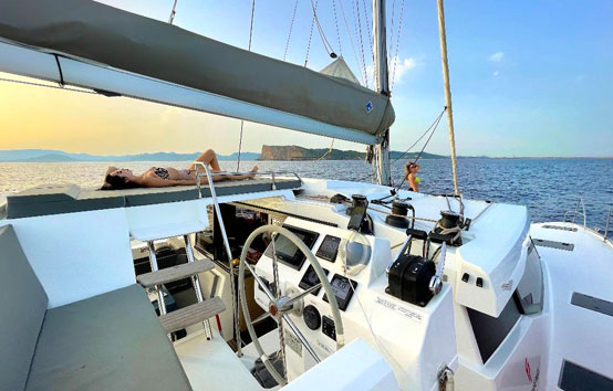 Catamaran ibiza charter Fountaine pajot astrea 42