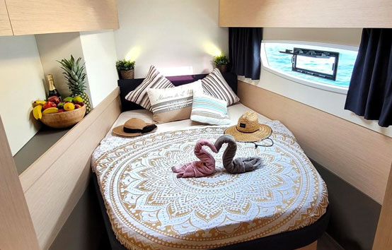 Catamaran ibiza charter Fountaine pajot astrea 42