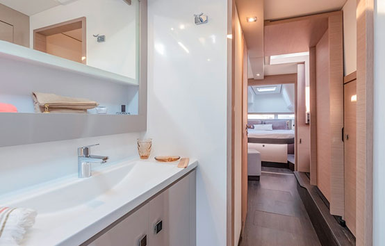 Catamaran ibiza charter Fountaine pajot Isla 40