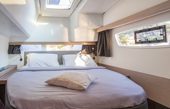 Catamaran ibiza charter Fountaine pajot Isla 40