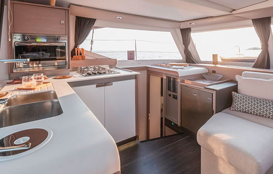 Catamaran ibiza charter Fountaine pajot Isla 40