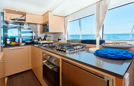 Barracuda Ibiza Charter Lagoon 560 S2