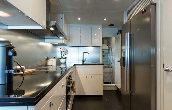 Barracuda Ibiza Charter Sunseeker Preedator 84