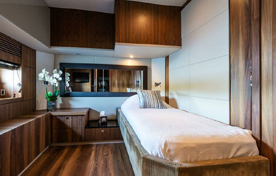 Barracuda Ibiza Charter Sunseeker Preedator 84