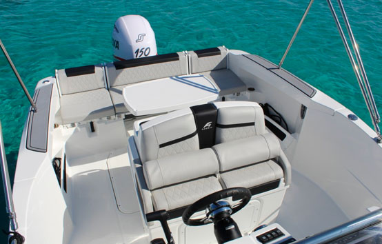 Ibiza motorboat charter Karnic 601sl