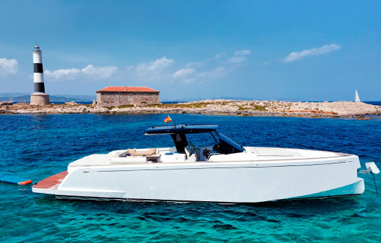 Open boat charter in Ibiza Pardo 50