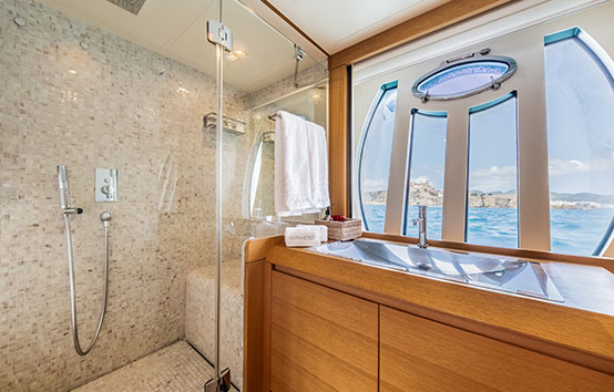 Yacht charter in Ibiza Pershing 80