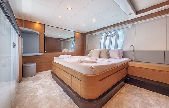 Yacht charter in Ibiza Pershing 80