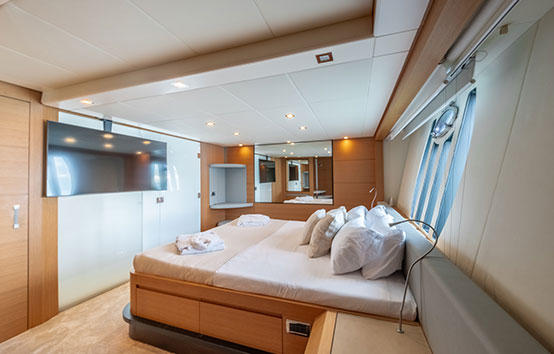 Yacht charter in Ibiza Pershing 80